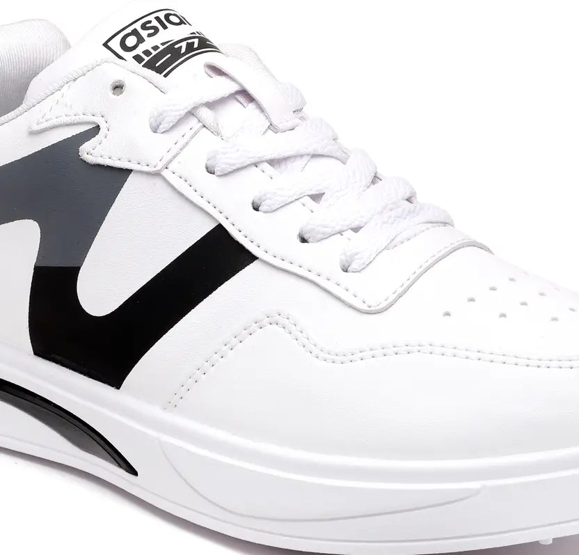 Sneakers Sneak Society